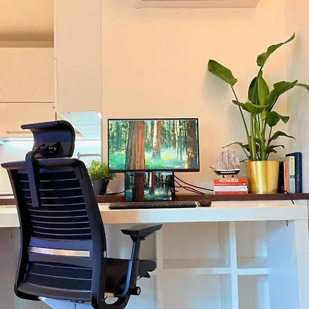 Apartman Quiet, Cozy And Sunny In The Absolute Center *